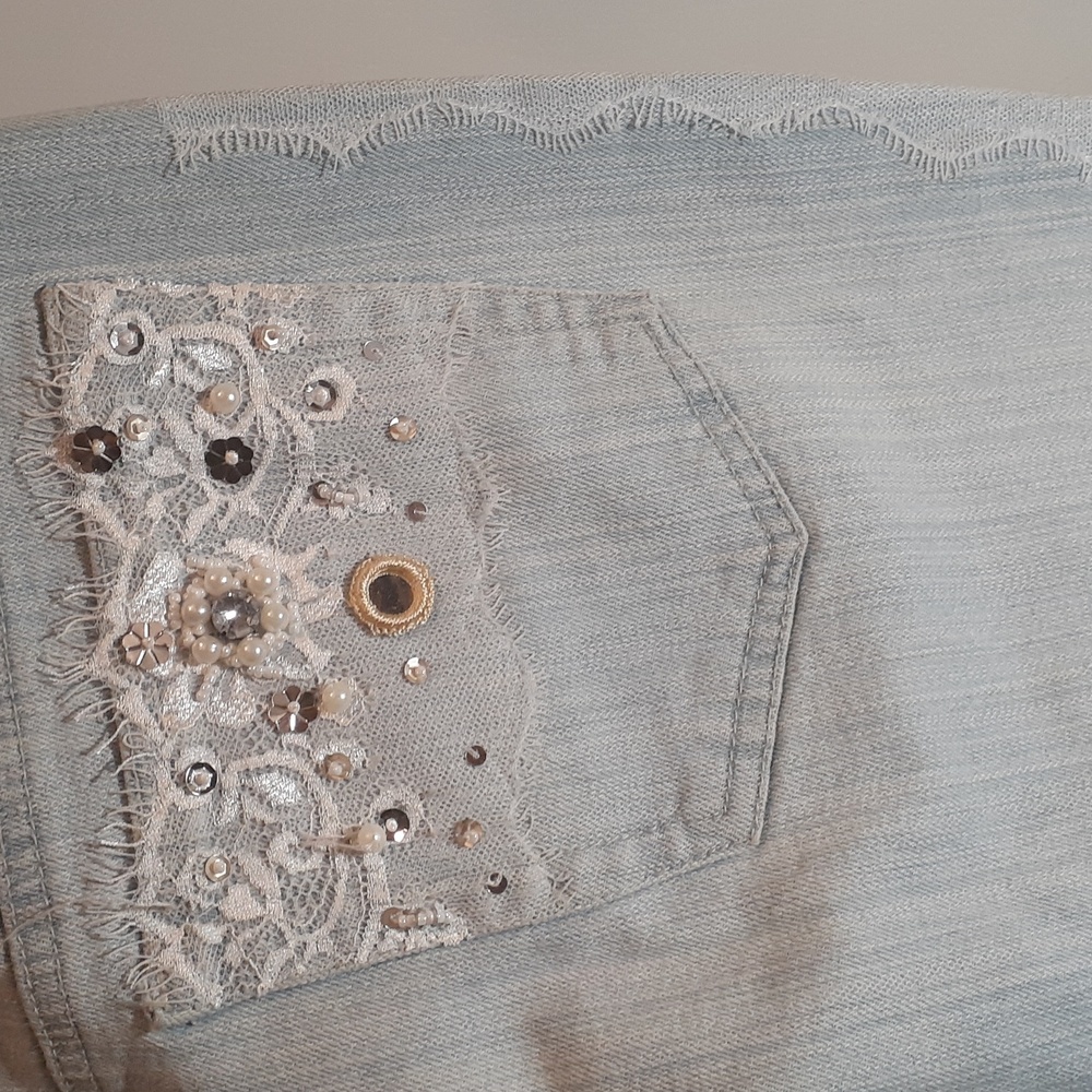 Sport & Casual Style Heavily beaded & embellished ladies Jeans. VG cond BLING! - Picture 10 of 16